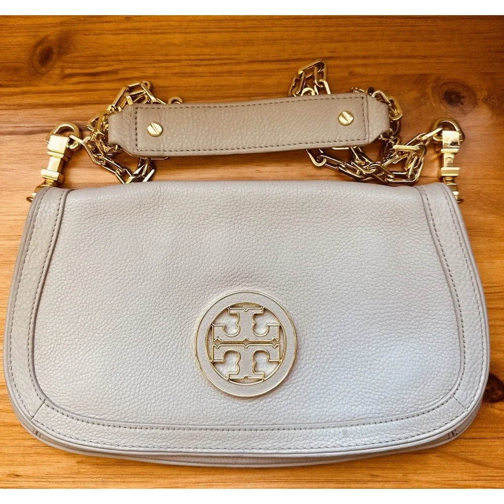 Tory Burch Amanda Logo Gray‎ Crossbody Clutch Gold Chain Flap Magnetic Closure